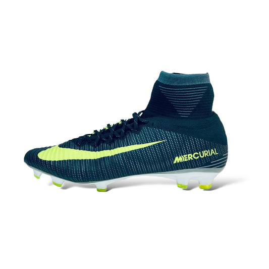 Nike Mercurial Superfly V CR7 Chapter 3: Discovery FG - Grün/Neon